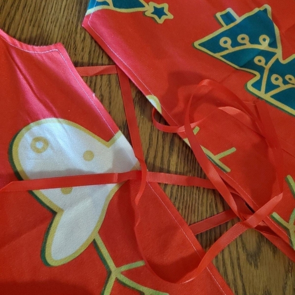 NEW 47" Christmas Tree Skirt - red, green & gold w/white fur trim - Picture 7 of 8